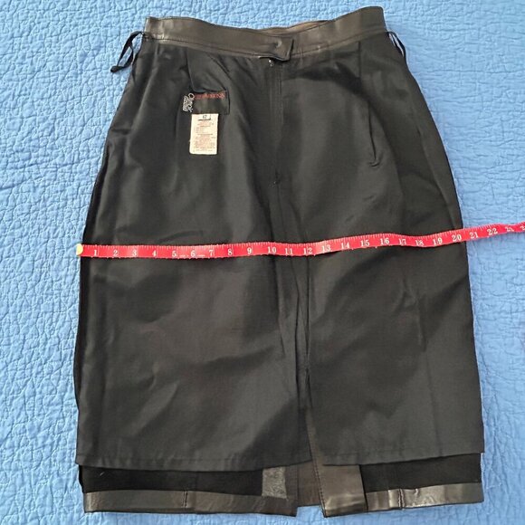 Vintage Liz Harbosin Olympic Leather Black Pencil Skirt Size 12 | Made in Canada - Picture 6 of 7